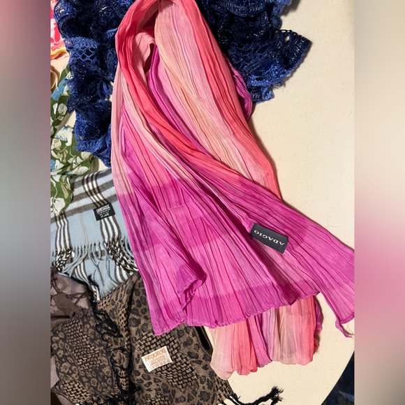 9️⃣Lot of 9 Random Scarves in Varying Colors/Sizes/Brands/Materials/Conditions - Picture 13 of 17